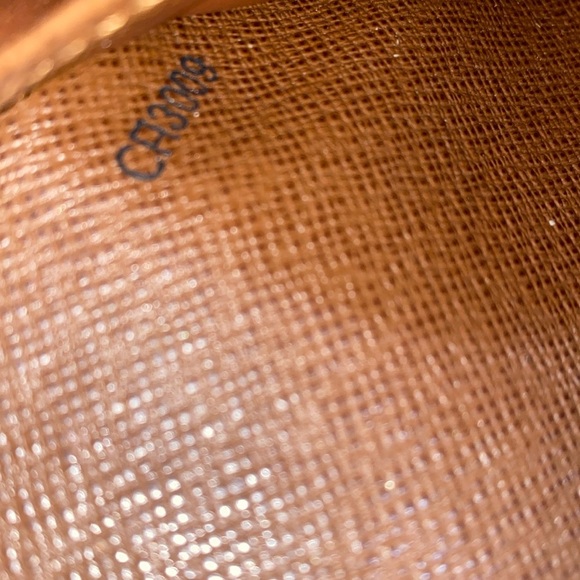 Louis Vuitton Portefeuille Sarah Brown Monogram Long Wallet - Picture 5 of 16